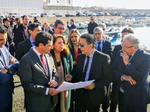 presidente-juanma-moreno-junta-de-andalucia-puerto-pesquero_3