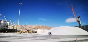 Carga de yeso en el Muelle de Pechina
