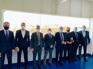 Jesús Caicedo, cuarto por la derecha, en la presentación del ferri Hypatia de Alejandría, en Melilla