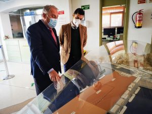 El presidente de la APA y el apoderado de Construcciones Nila, empresa que realizará las obras de urbanización de la Terminal de Contenedores