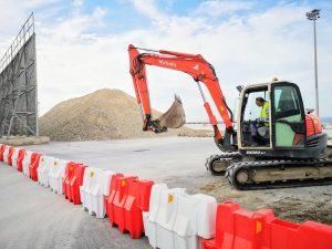Comienzan las obras para la ampliación de las vallas atrapa-polvo en el Muelle de Pechina