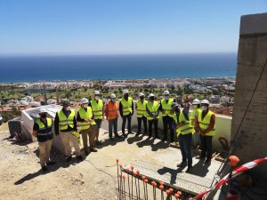 Visita de la alcaldesa de Mojácar y del presidente de la APA a las obras del faro