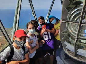 Escolares de Mojácar, en la linterna del faro de Mesa Roldán, Carboneras