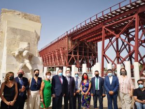 El ministro, en su visita a las obras del Cable Inglés