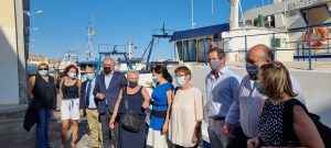 La directora general de Pesca de la CE visita el Puerto Pesquero de Almería