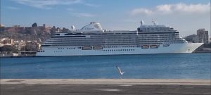 El crucero Seven Seas Splendor, en el Puerto de Almería