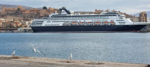 El crucero Vasco da Gama, en el Puerto de Almería