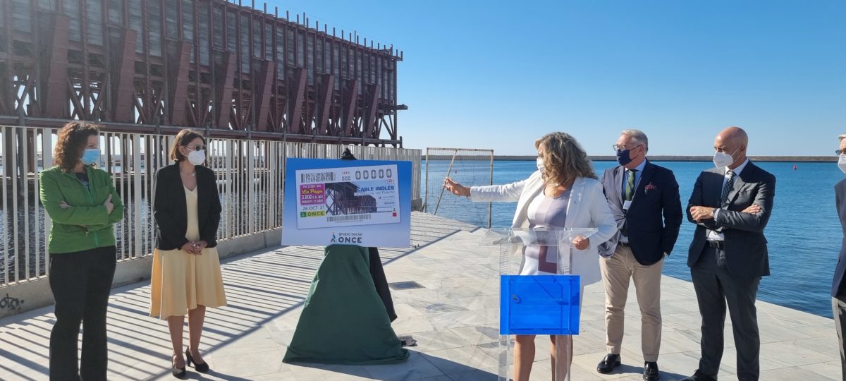 Presentación del cupón de la ONCE dedicado al Cable Inglés, del Puerto de Almería