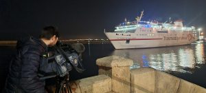 El ferri Las Palmas de Gran Canaria, sale del Puerto de Almería, rumbo a Argelia