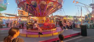 Niños en una atracción de la feria del Puerto, esta Navidad