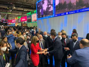 Jesús Caicedo, durante la visita del preidente de la Junta al estand de Andalucía en Fitur