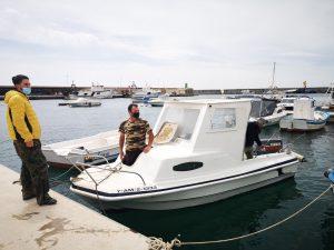 Pescadores en los pantalanes instalados el pasado año