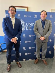 El gerente de la FBA y el vicerrector de Postgrado, Empleabilidad y Relaciones con Empresas e Instituciones de la UAL