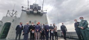 Las autoridades han visitado el portaeronaves Juan Carlos I, en el Puerto de Almería