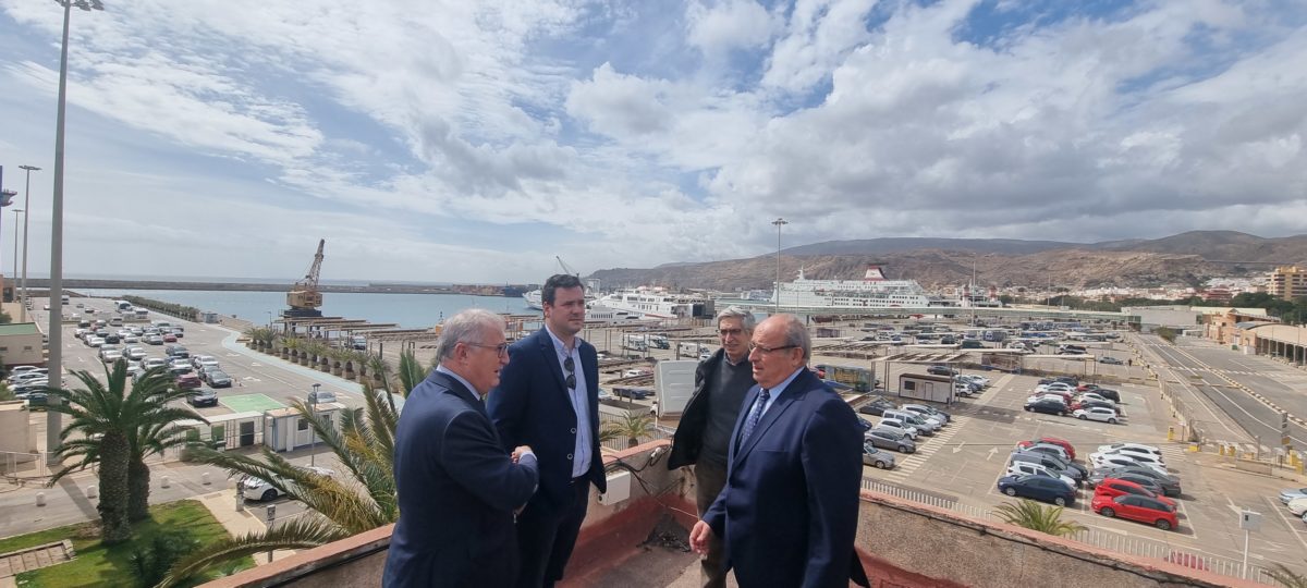 El presidente dela AP de Melilla, visita el Puerto de Almería