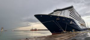 El crucero Spirit of Discovery, en el Puerto de Almería