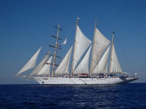 El lujoso velero-crucero hará escala en Almería este sábado