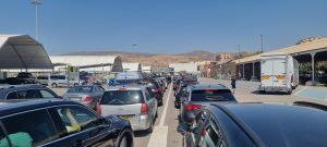Coches preparados para embarcar en un ferri en el Puerto de Almería