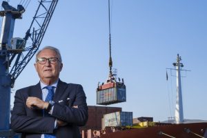 El presidente de la APA, en la Terminal de Contenedores del Puerto de Almería