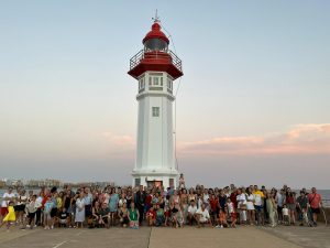 Asistentes al Atardecer en el Faro de Almería, el último miércoles de agosto