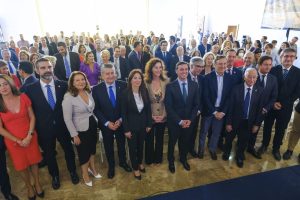La presidenta de la APA ha estado arropada por una amplia representación política y de la sociedad almeriense