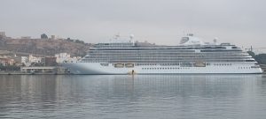 El crucero Seven Seas Splendor, en el Puerto de Almería