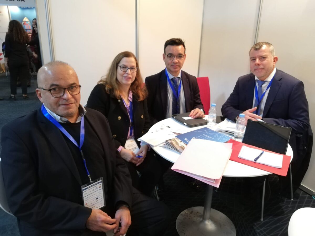 La delegación de la APA, con un empresario marroquí y el director comercial de Ronco