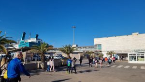 Los escolares de Vícar, esta mañana en el Puerto de Almería