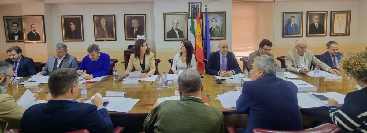 Un momento de la reunión del patronato de la Fundación Bahía Almeriport, hoy en el Puerto de Almería