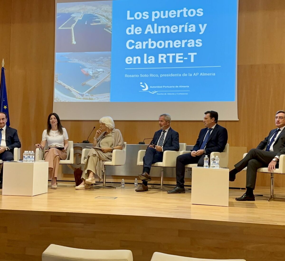 La presidenta de la APA, Rosario Soto, durante su intervención en la jornada sobre la RTE-T en Andalucía