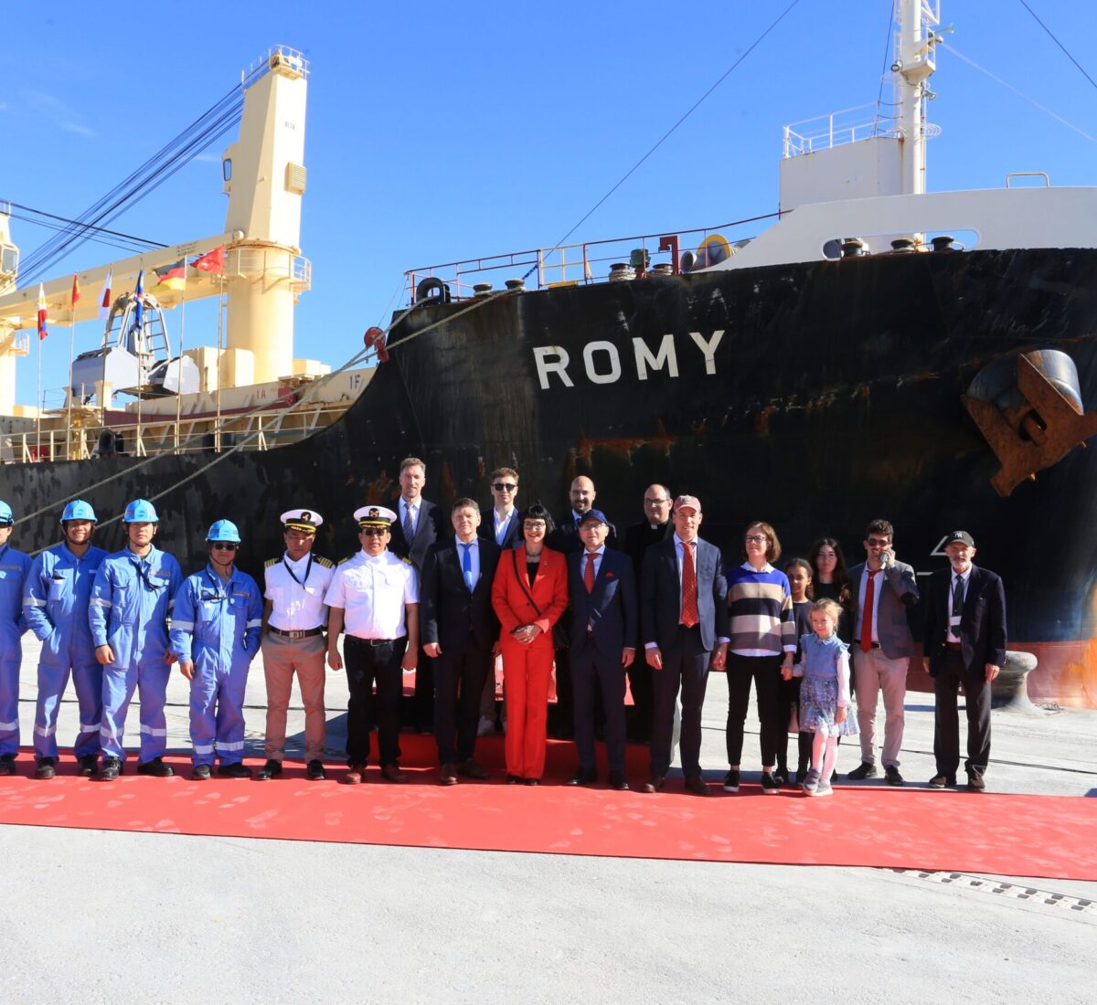 Ceremonia de bautizo del granelero Romy de la naviera Minship Shipmanagement en el Puerto de Carboneras