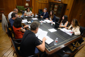 La presidenta de la APA, Rosario Soto, mantiene una reunión con el presidente de Puertos del Estado, Gustavo Santana, y la directora general de Marina Mercante, Ana Núñez