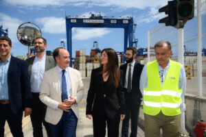 Rosario Soto, presidenta de la APA, realiza una visita institucional al Puerto de Algeciras, donde mantiene una reunión con su presidente Gerardo Landaluce